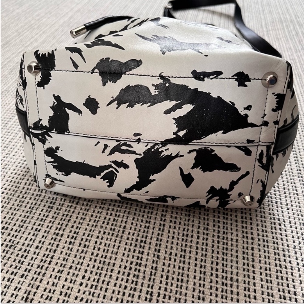 PROENZA SCHOULER Feather Print Leather Bucket Bag Black White - Picture 5 of 11